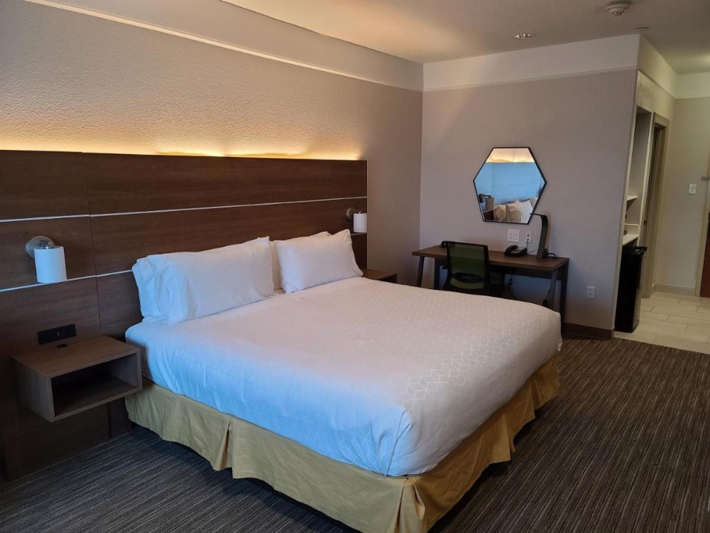 Holiday Inn Express Hotel Galveston West-Seawall Image 35