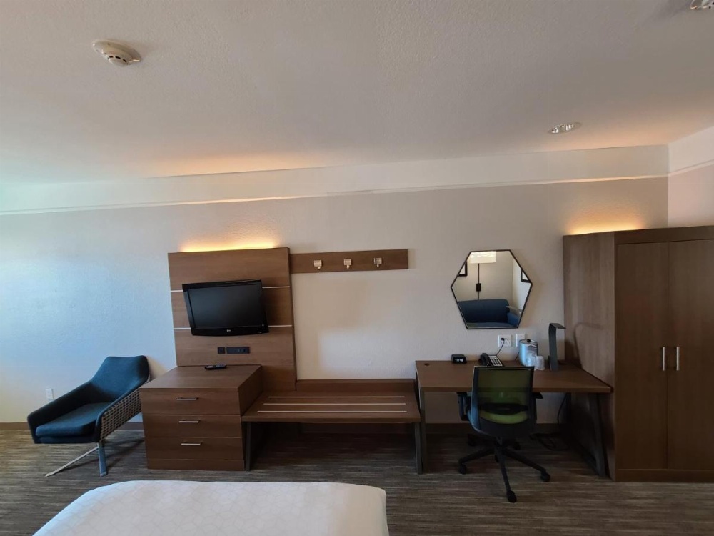 Holiday Inn Express Hotel Galveston West-Seawall Image 41